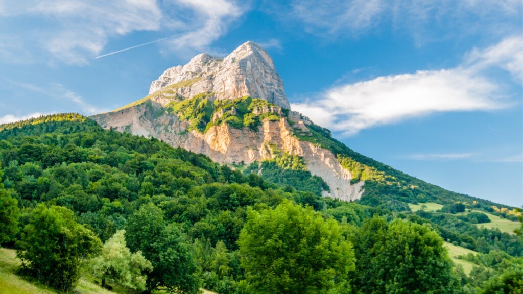Photo - Destinations mountain peak picture id185286479 mountain peak picture id185286479