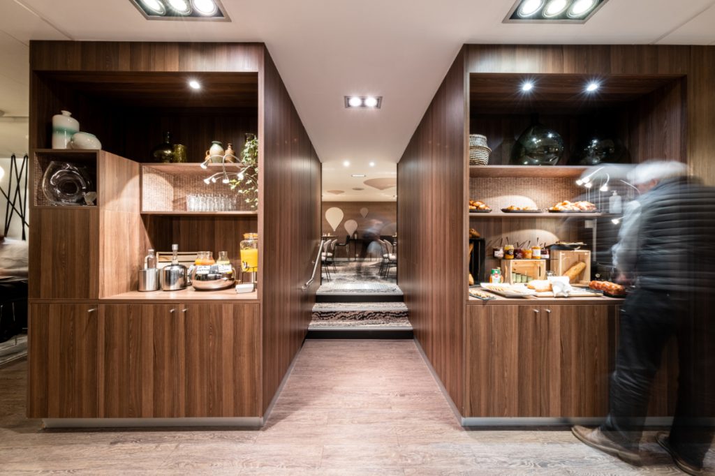 Photo - Restaurant at MERCURE MEYLAN 20221129 124 MERCURY MEYLAN 20221129 124